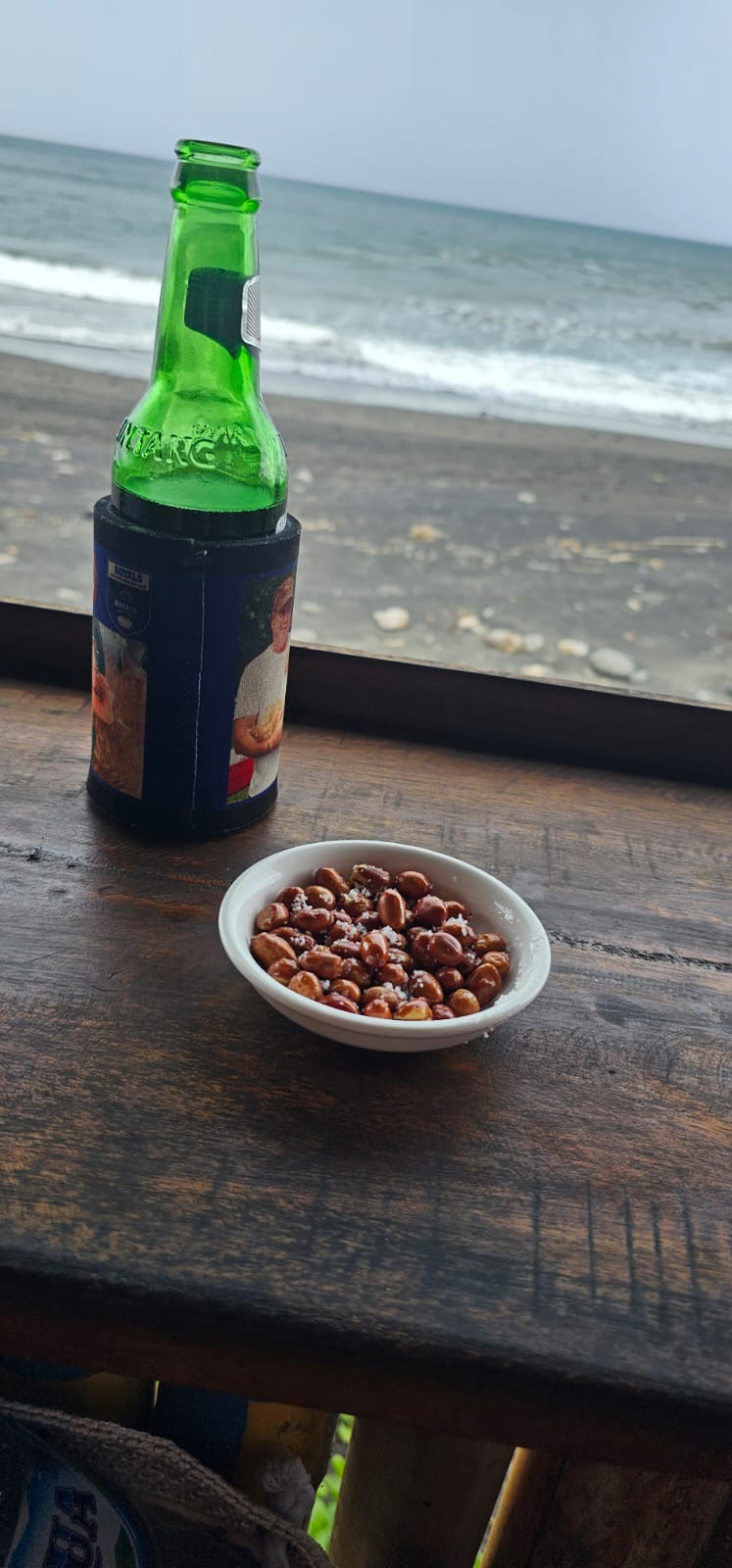 Beer and peanuts, Balian