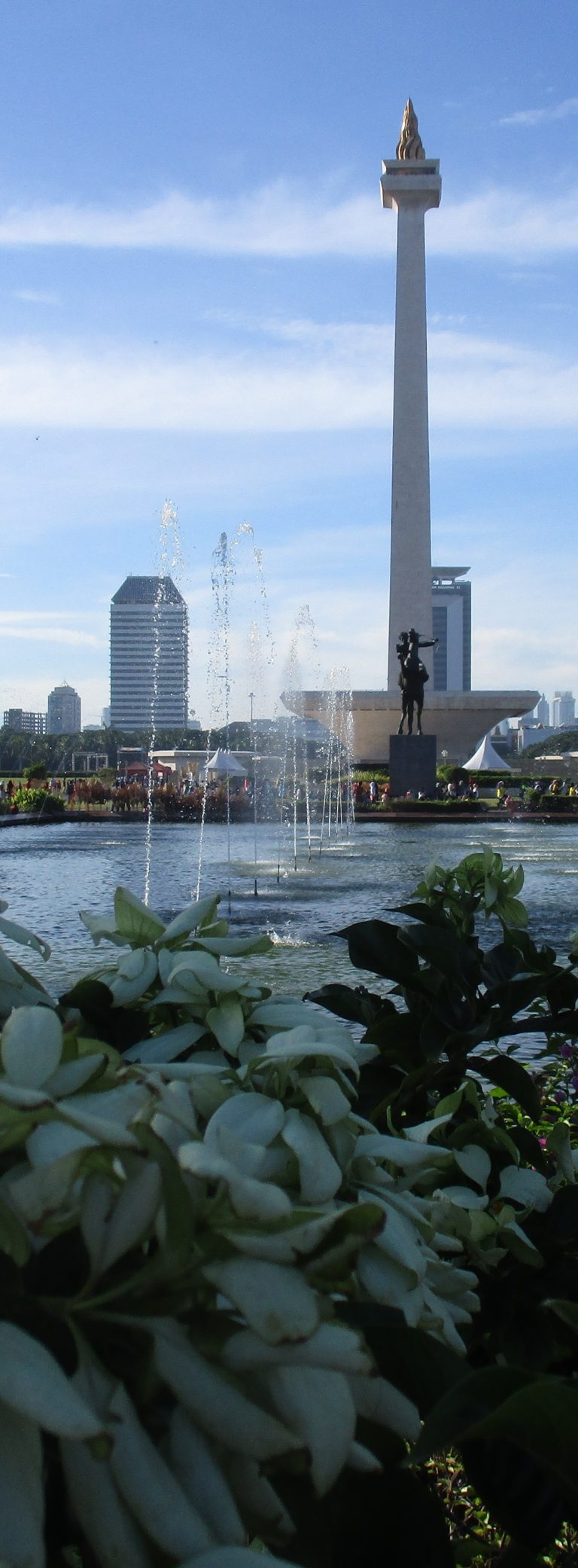 icon jakarta indonesia monument landmark daytime